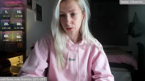 LeaVixx online show from December 17, 4:11 pm