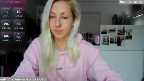 LeaVixx online show from December 23, 3:11 pm