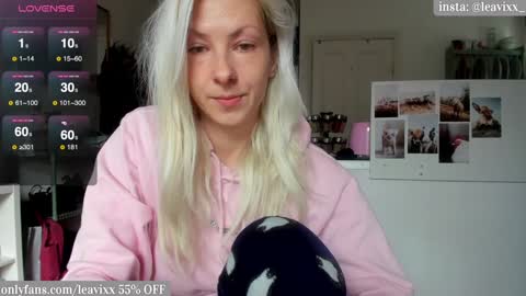 LeaVixx online show from December 23, 11:47 am