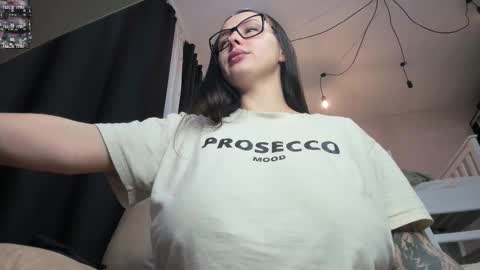 Snapshot of lecherous_wife chatting on October 13, 5:59 pm Anna  online show from October 13, 5:59 pm