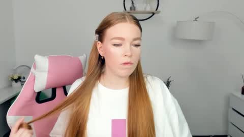 Lilly online show from November 28, 8:49 pm