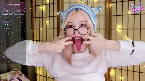 Lee ex online show from December 14, 6:03 pm