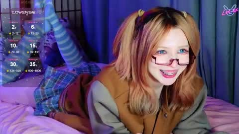 Lee ex online show from March 22, 9:30 pm