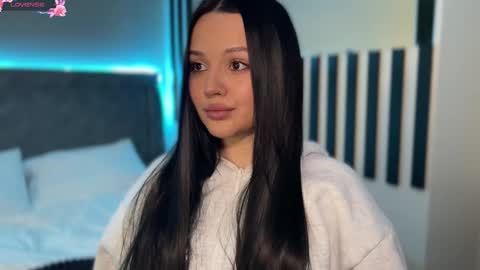 Amelie online show from February 1, 1:19 pm