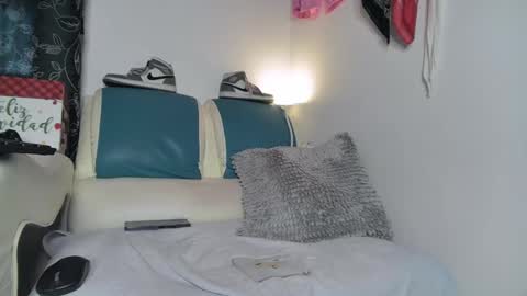 Snapshot of leenar_key chatting on February 15, 4:45 pm leenar_key online show from February 15, 4:45 pm