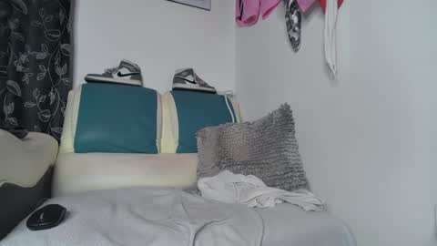 Snapshot of leenar_key chatting on February 5, 6:59 pm leenar_key online show from February 5, 6:59 pm