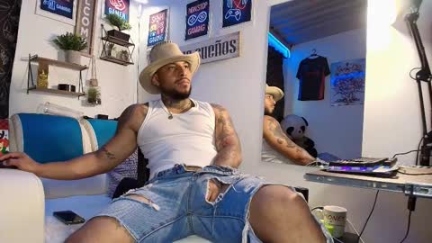 Snapshot of leenar_key chatting on October 18, 3:05 pm leenar_key online show from October 18, 3:05 pm