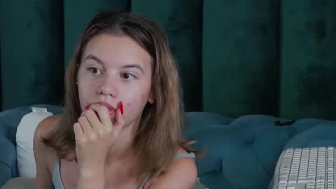 leiahux online show from July 21, 5:42 am