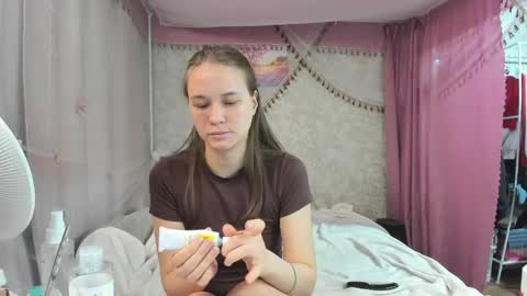 leila_bambi_ online show from April 17, 2:41 pm