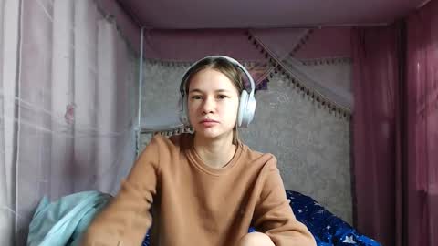 leila_bambi_ online show from November 14, 11:45 am