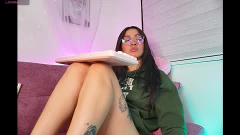 Snapshot of leila_petitee chatting on September 28, 4:16 pm Leila online show from September 28, 4:16 pm
