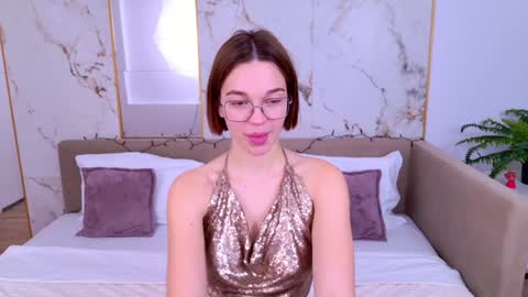 LeilaLawson online show from December 19, 10:10 pm