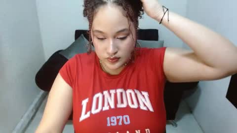 leilaparkersex69 online show from April 1, 1:41 pm