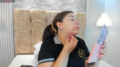 leilapons online show from October 28, 4:41 pm