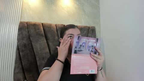 leilapons online show from November 5, 5:15 pm