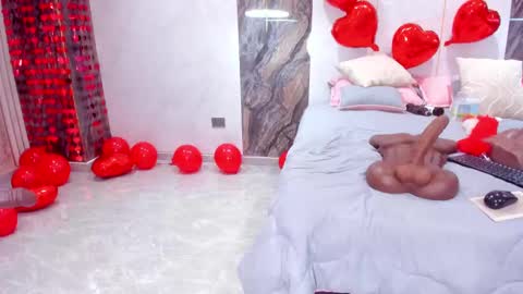 Lenathompson online show from February 21, 7:45 am