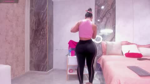 Lenathompson online show from March 6, 2:32 am