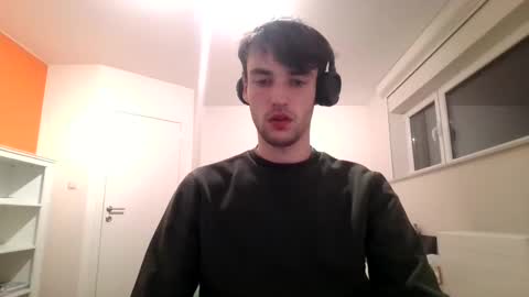 lennert2408 online show from December 21, 6:44 pm