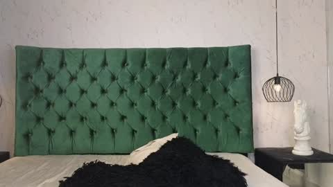 Snapshot of leo_delvey chatting on February 6, 5:57 am leo online show from February 6, 5:57 am