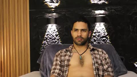 Leo  Diaz online show from January 14, 11:57 pm