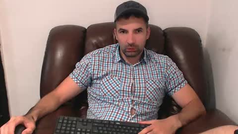 Leo Gianni online show from August 2, 7:04 pm