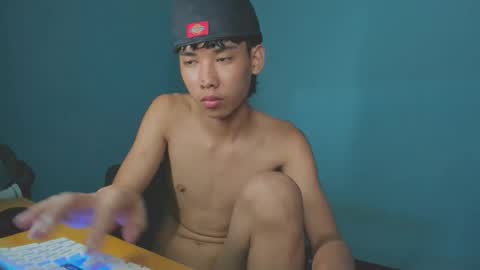 Snapshot of leo_hottiesexyasian chatting on October 8, 3:51 pm Leo online show from October 8, 3:51 pm