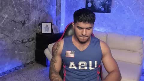 Leo independent model online show from December 3, 11:05 pm