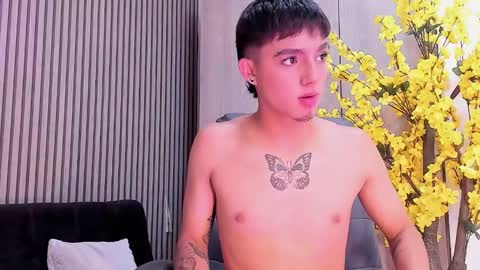 leohard_ online show from December 22, 11:50 am