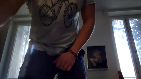 leolongbln online show from December 16, 11:27 am