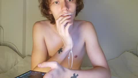 Leon online show from April 10, 9:30 pm