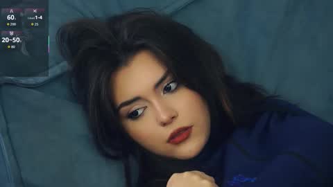 Mia online show from October 3, 9:17 am