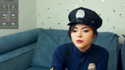 Mia online show from September 16, 7:44 am