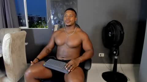 Leandro jones online show from June 26, 11:43 pm