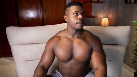 Snapshot of leonardo_jones1 chatting on October 9, 10:54 am Leandro jones online show from October 9, 10:54 am