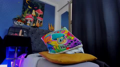 Len online show from February 24, 9:09 pm