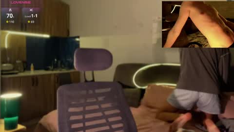 Leon online show from April 19, 6:21 pm