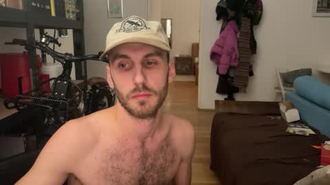 Leon online show from December 1, 3:43 pm