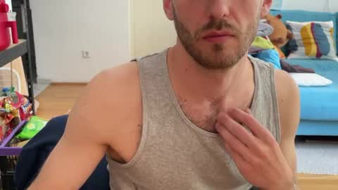 Leon online show from June 2, 9:33 am
