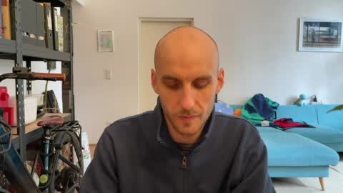 Leon online show from March 26, 2:33 pm