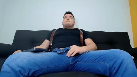 leoreem_ online show from November 6, 1:08 am