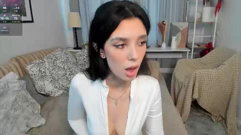 Bella online show from November 8, 9:56 am