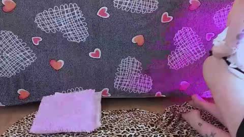 Lesley online show from March 13, 2:53 pm