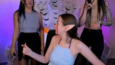 leslie_bird online show from October 22, 12:07 pm