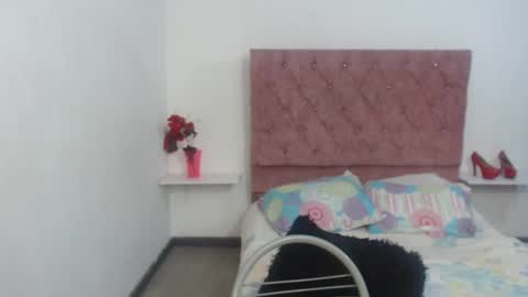LESLY online show from November 7, 1:52 am
