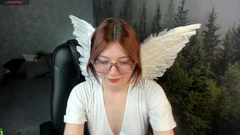 Lessi online show from May 15, 1:14 am