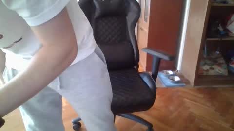 neoglo online show from March 13, 3:37 pm