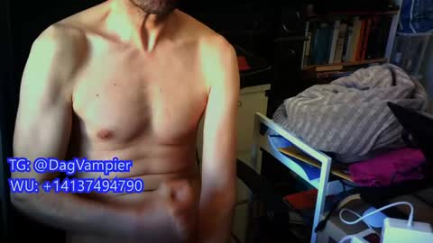 Vampiro Diurno online show from April 29, 4:01 pm