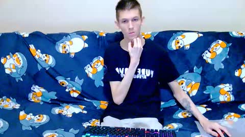 lester_broo online show from December 2, 7:01 pm