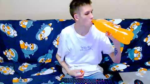 lester_broo online show from November 26, 9:22 pm