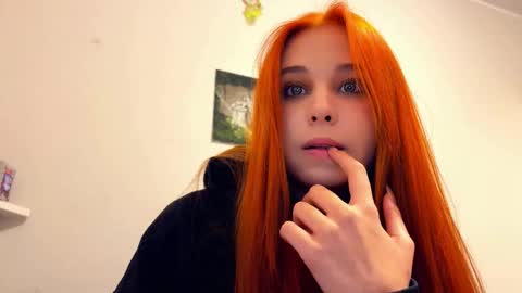 Lola online show from February 24, 8:23 pm